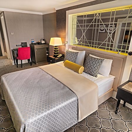 Mercure Istanbul Bomonti Exterior foto A room at the hotel