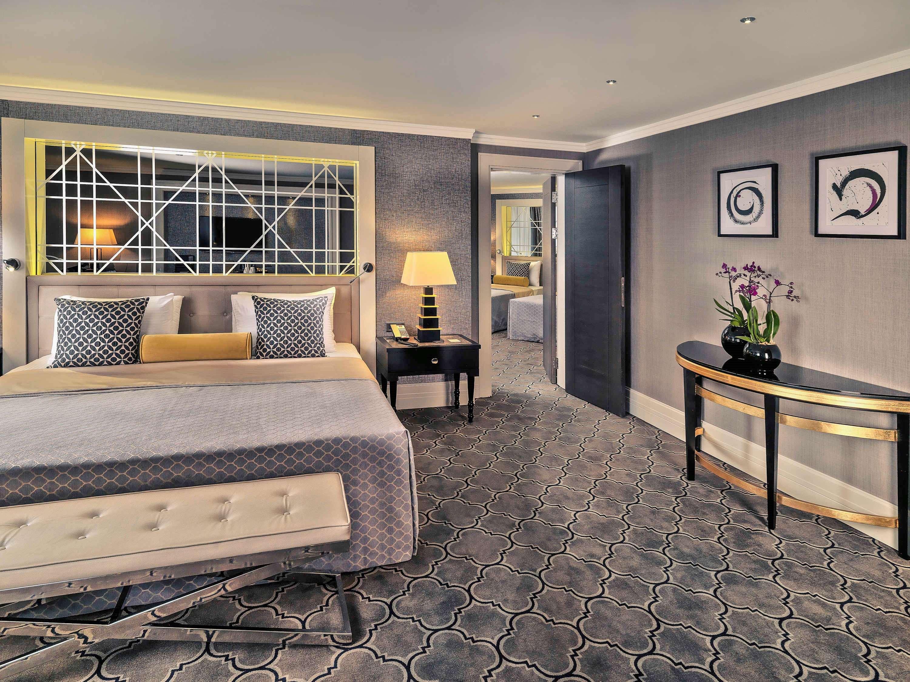 Mercure Istanbul Bomonti Exterior foto A bedroom at the hotel