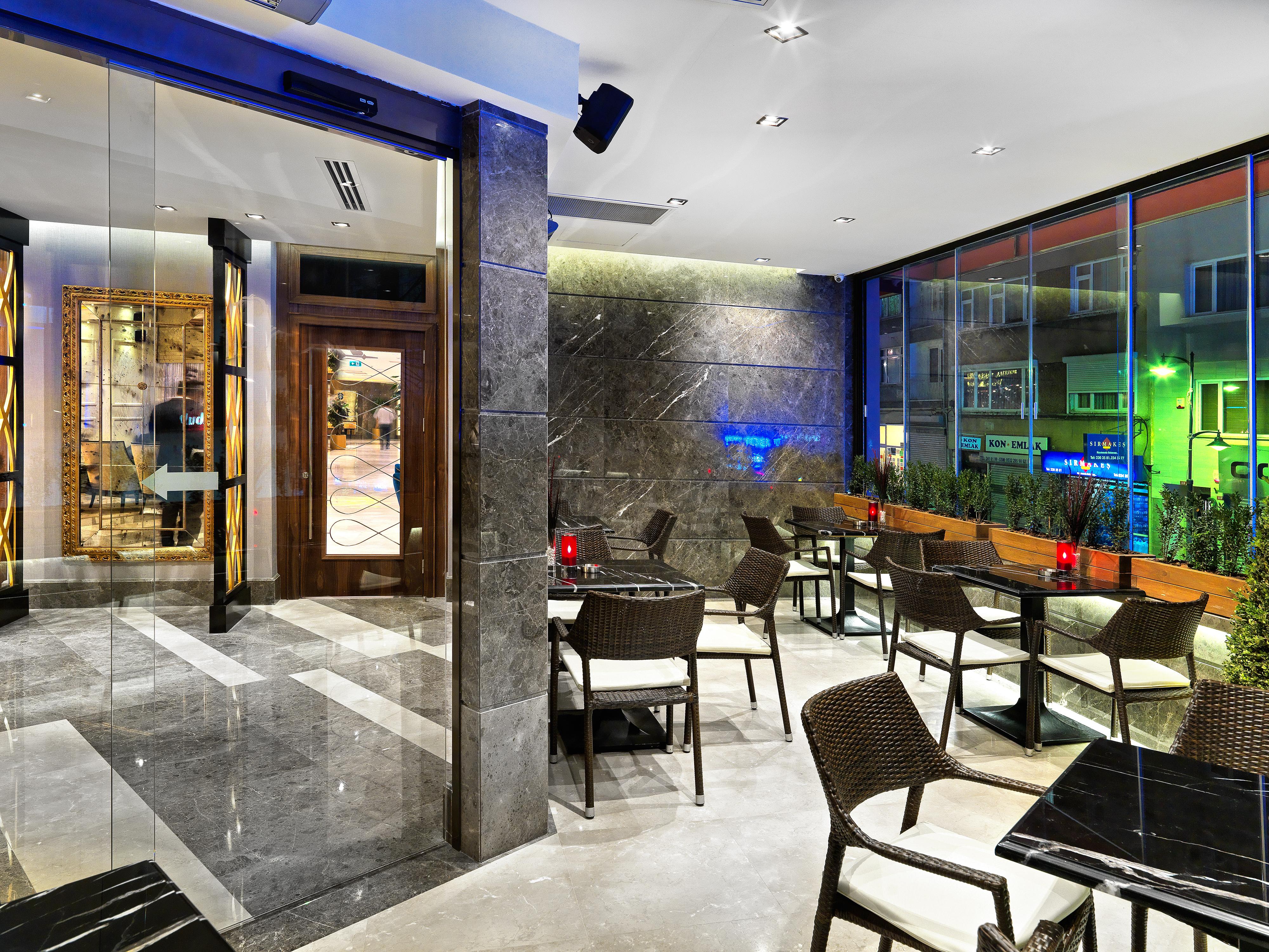Mercure Istanbul Bomonti Exterior foto The interior of the hotel