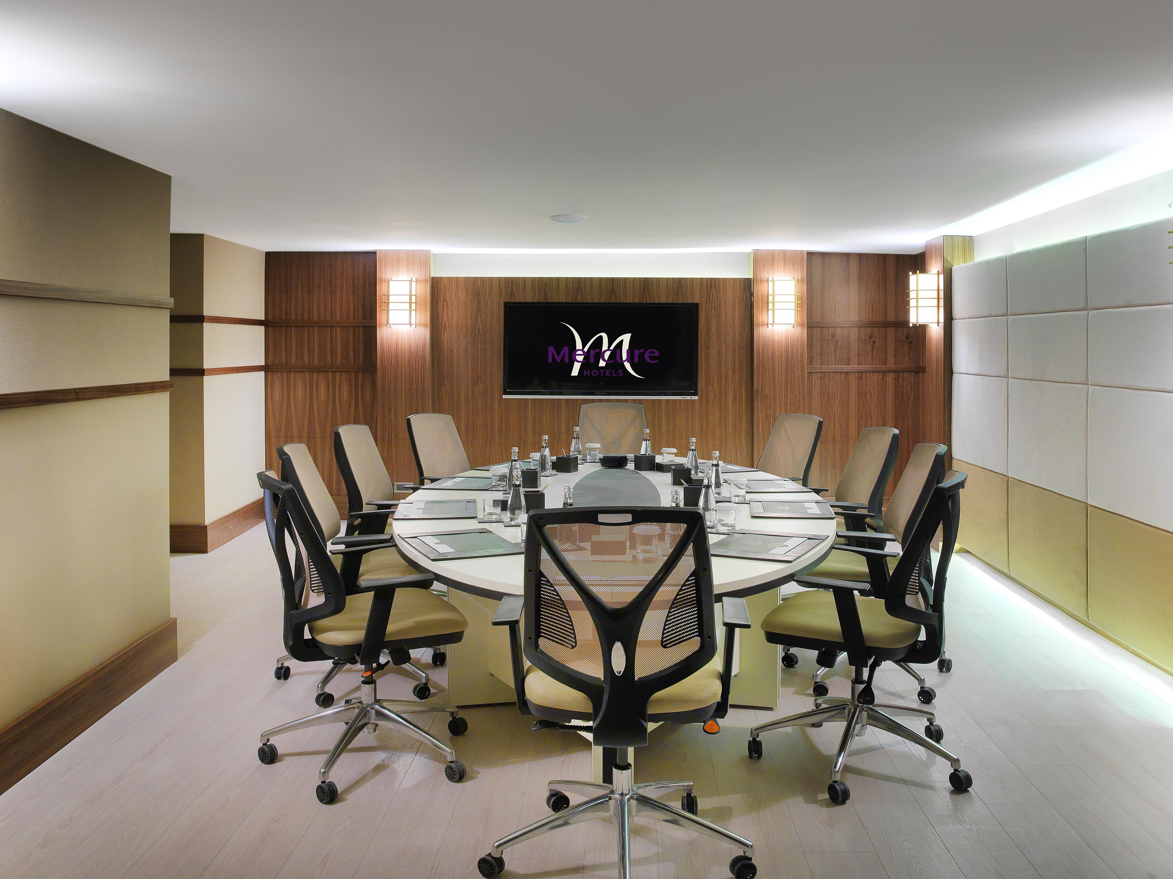 Mercure Istanbul Bomonti Exterior foto A meeting room at the InterContinental London