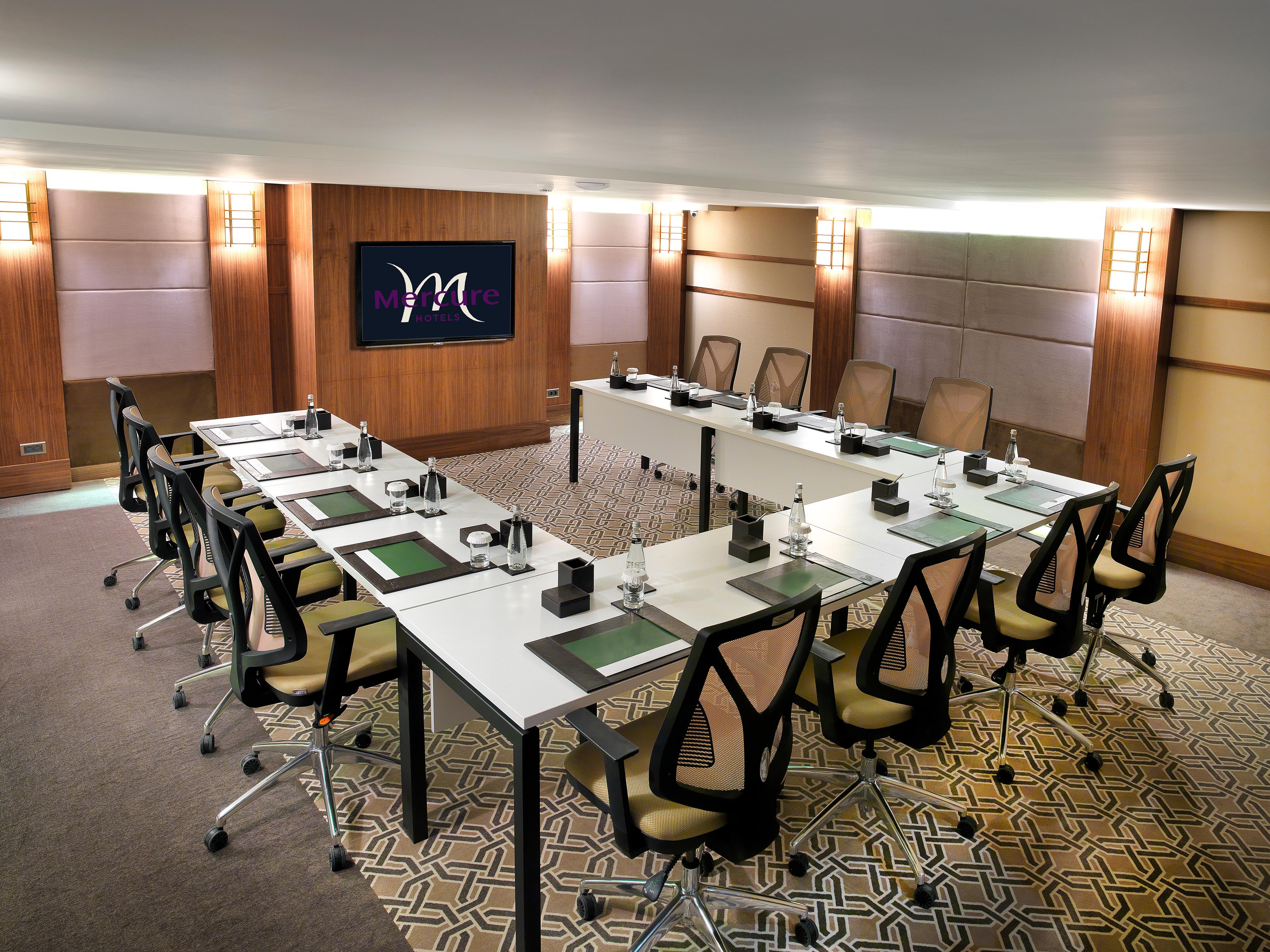 Mercure Istanbul Bomonti Exterior foto A meeting room at the hotel