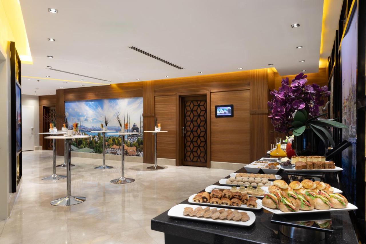 Mercure Istanbul Bomonti Exterior foto The lounge at Istanbul Atatürk Airport