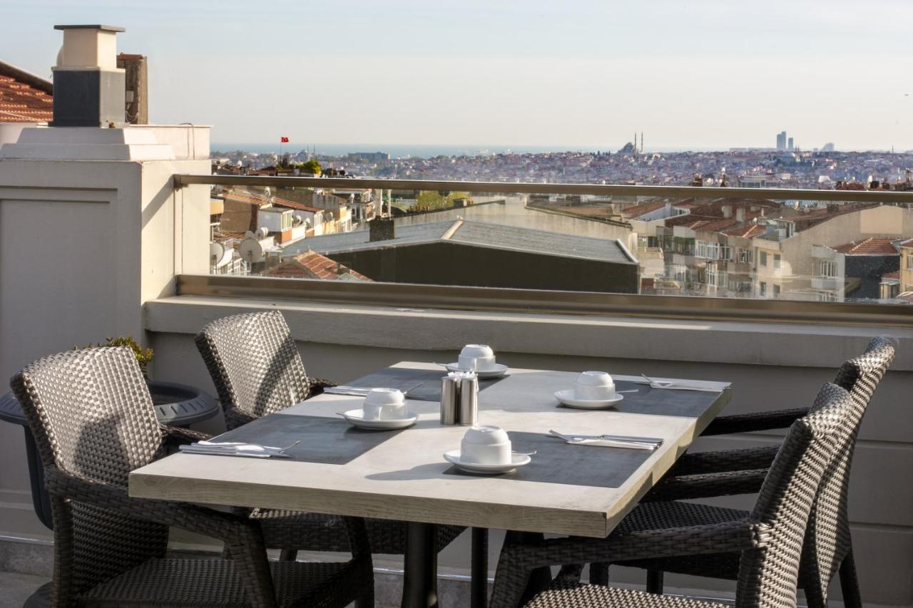 Mercure Istanbul Bomonti Exterior foto View from the hotel