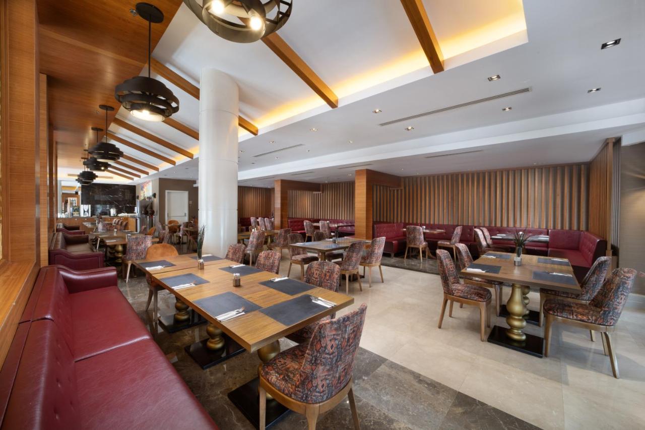 Mercure Istanbul Bomonti Exterior foto The restaurant