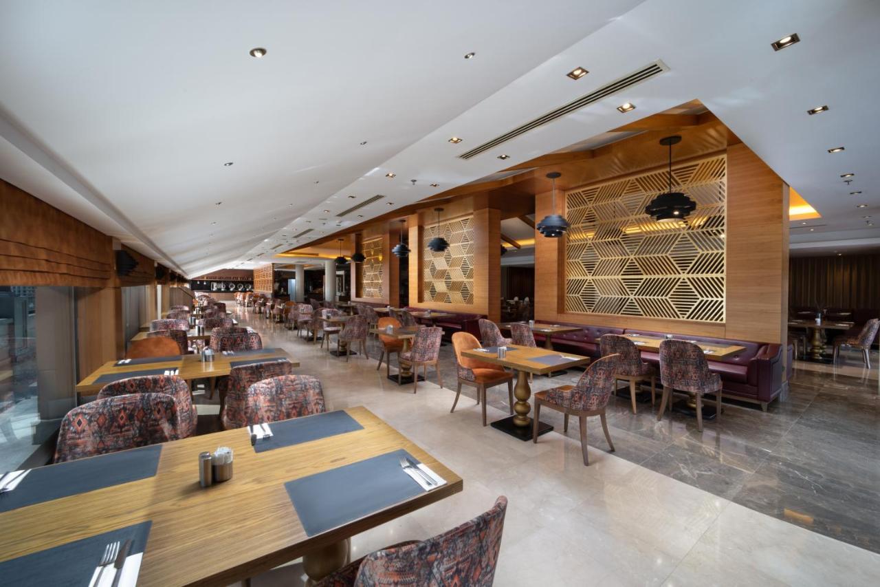 Mercure Istanbul Bomonti Exterior foto The restaurant