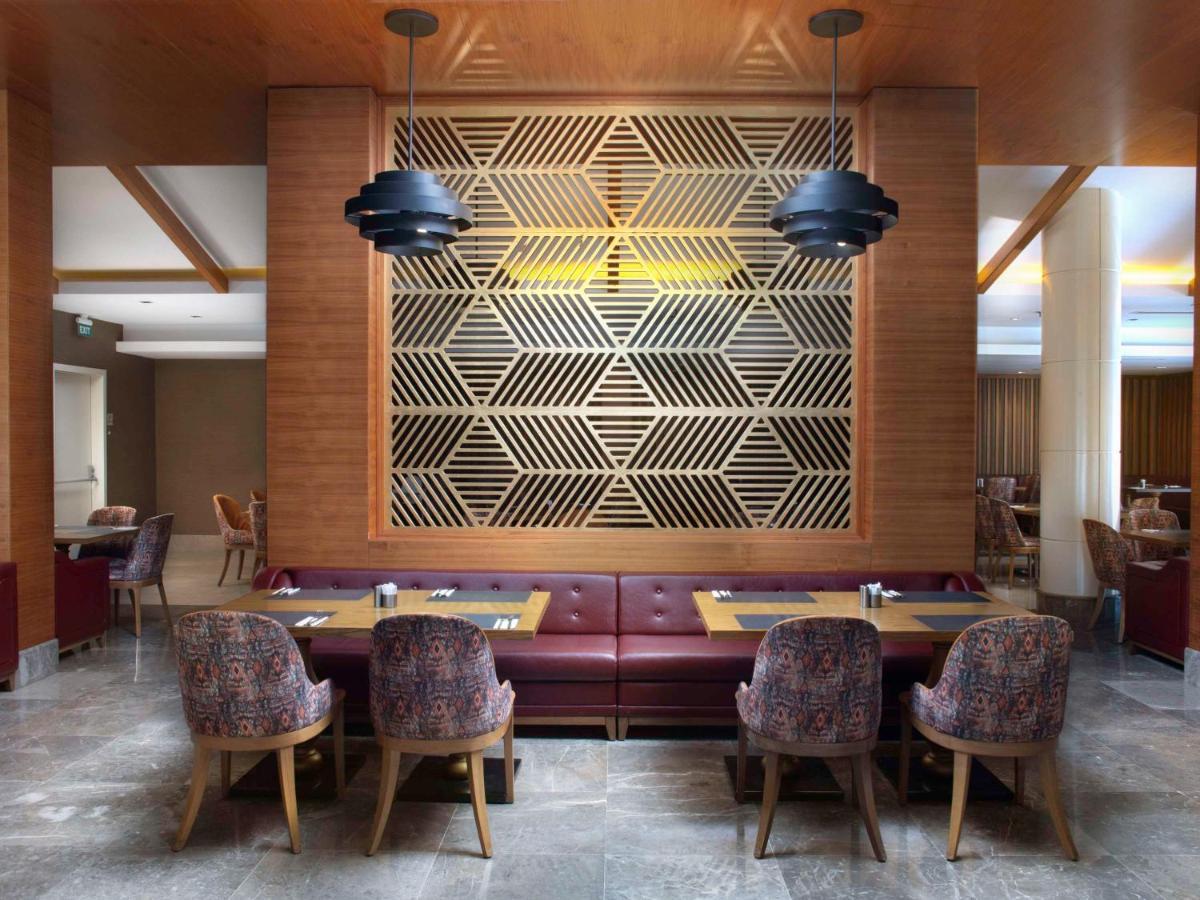 Mercure Istanbul Bomonti Exterior foto The interior of the restaurant