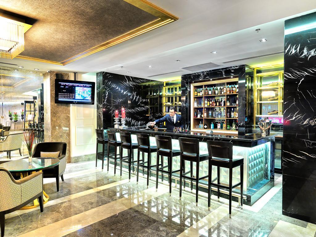 Mercure Istanbul Bomonti Exterior foto The bar at the lobby